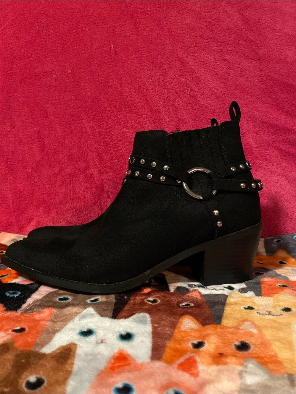 Black studded stirrup detail pointed toe stacked heel look booties size 8